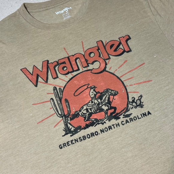 Wrangler Mens T-Shirt Small Tan Cowboy Graphic Greensboro North Carolina Tee - Picture 1 of 8